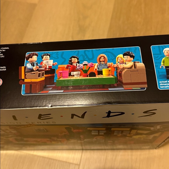 Lego FRIENDS the television series set 21319 new in sealed box 1070 pieces - Picture 9 of 9